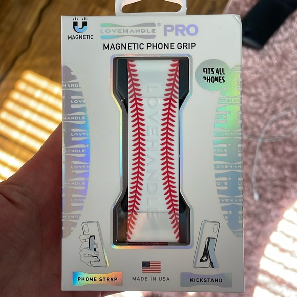 NWT Lovehandle Pro Magnetic Phone Grip - Picture 1 of 2